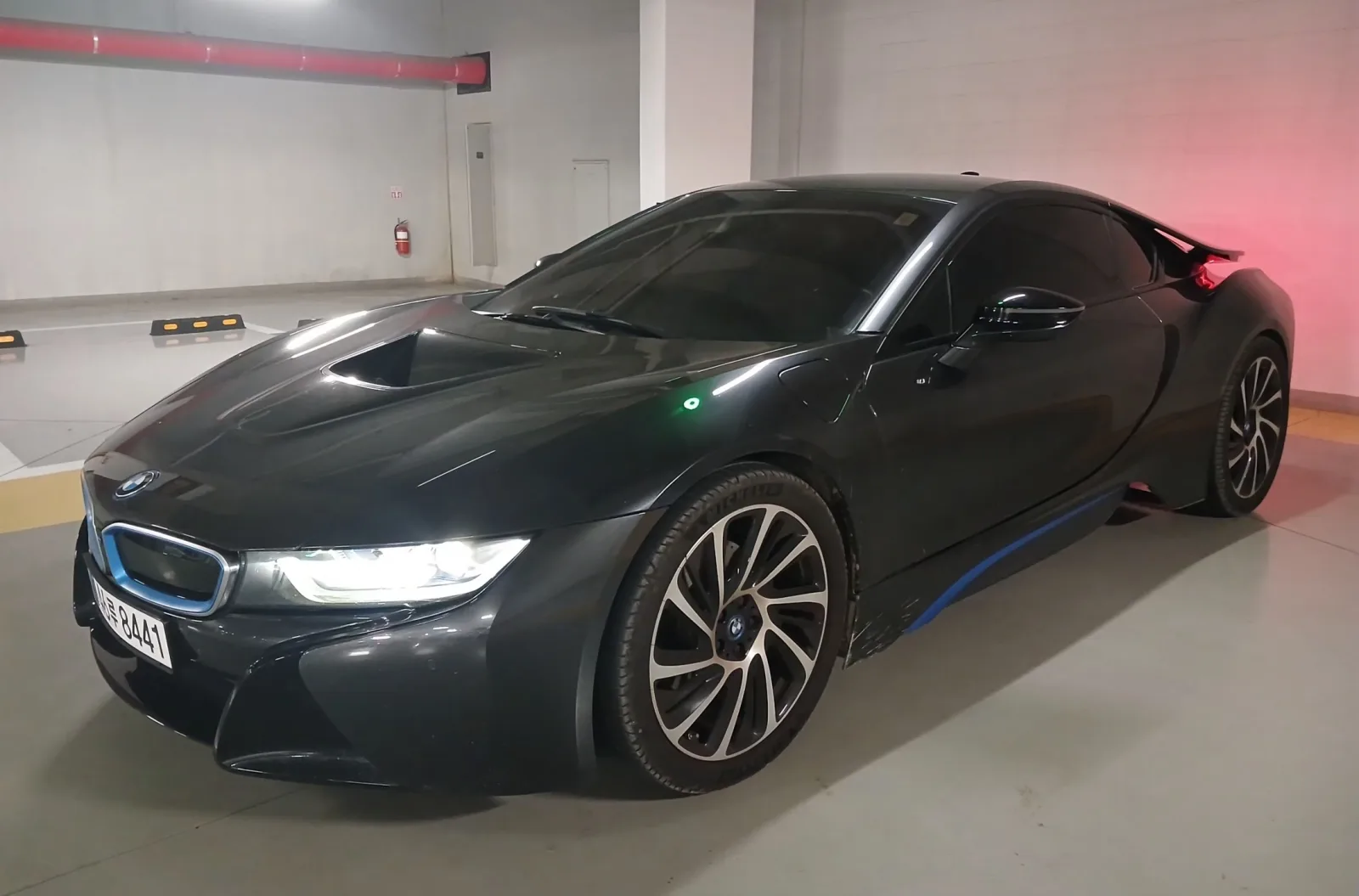 2016 BMW i8