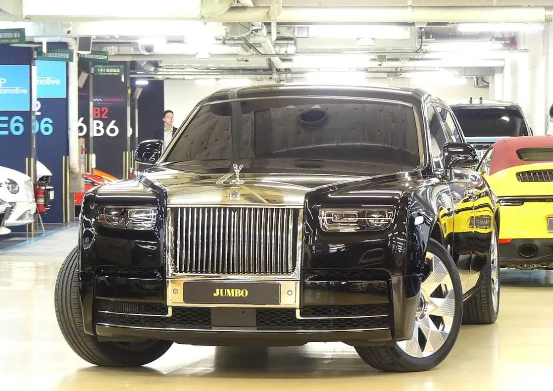 2024 Rolls-Royce Phantom