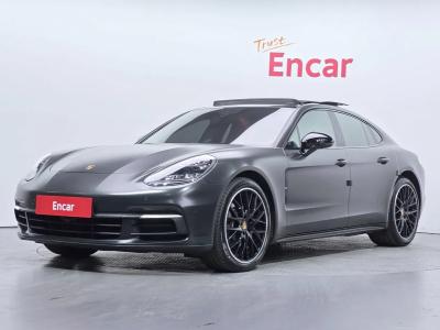 2018 Porsche Panamera