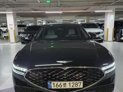 2022 Genesis G90