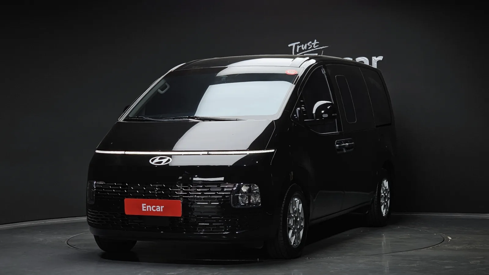 2025 Hyundai Staria
