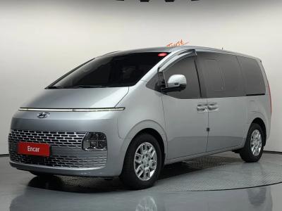 2022 Hyundai Staria
