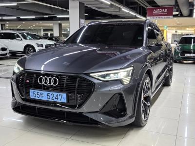 2022 Audi e-tron