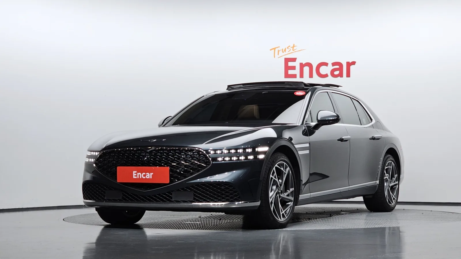 2022 Genesis G90
