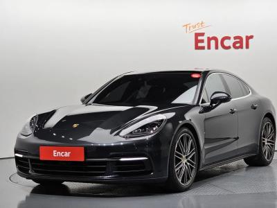 2018 Porsche Panamera