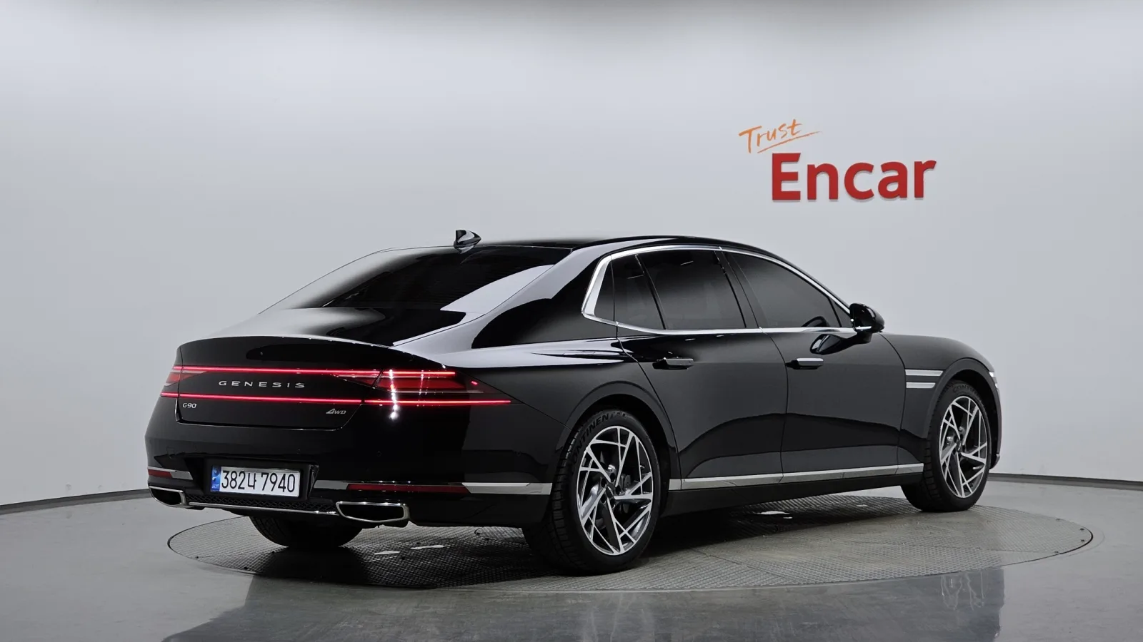 2023 Genesis G90