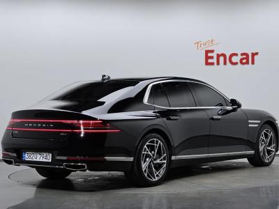 2023 Genesis G90