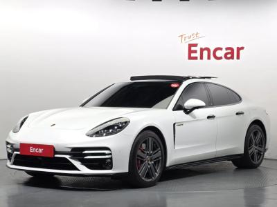 2021 Porsche Panamera