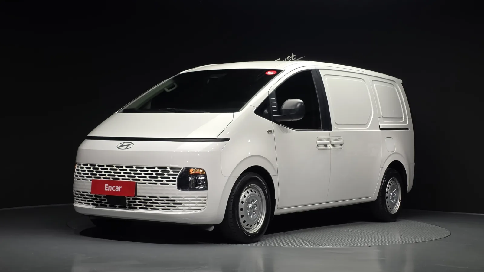 2025 Hyundai Staria