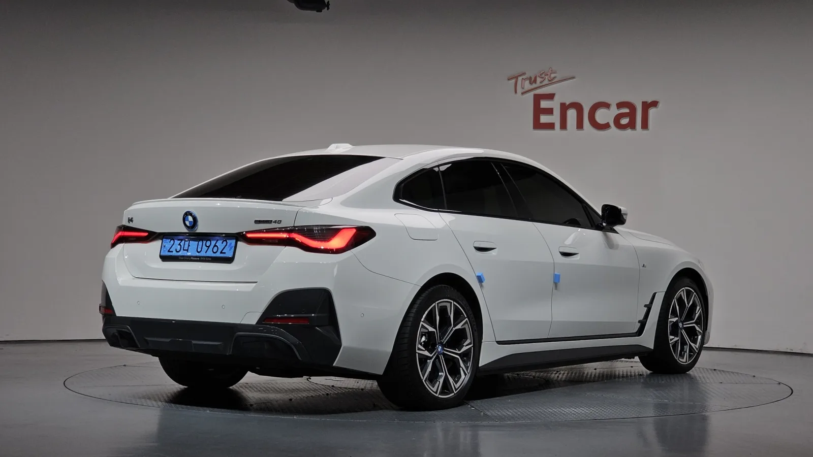 2024 BMW i4