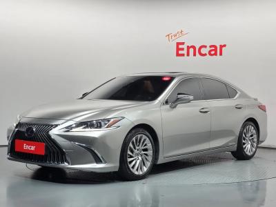 2019 Lexus ES