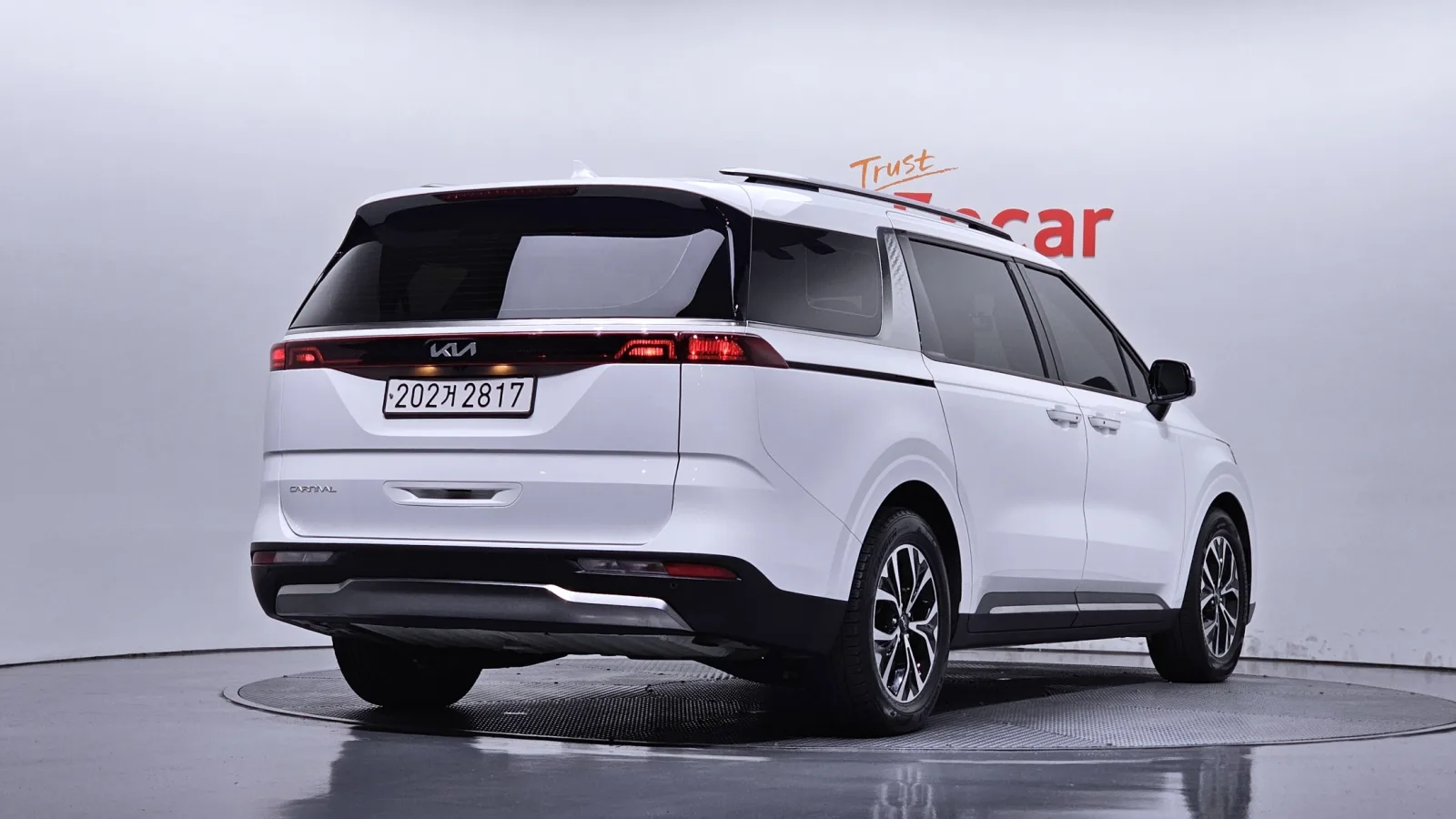 2023 Kia Carnival