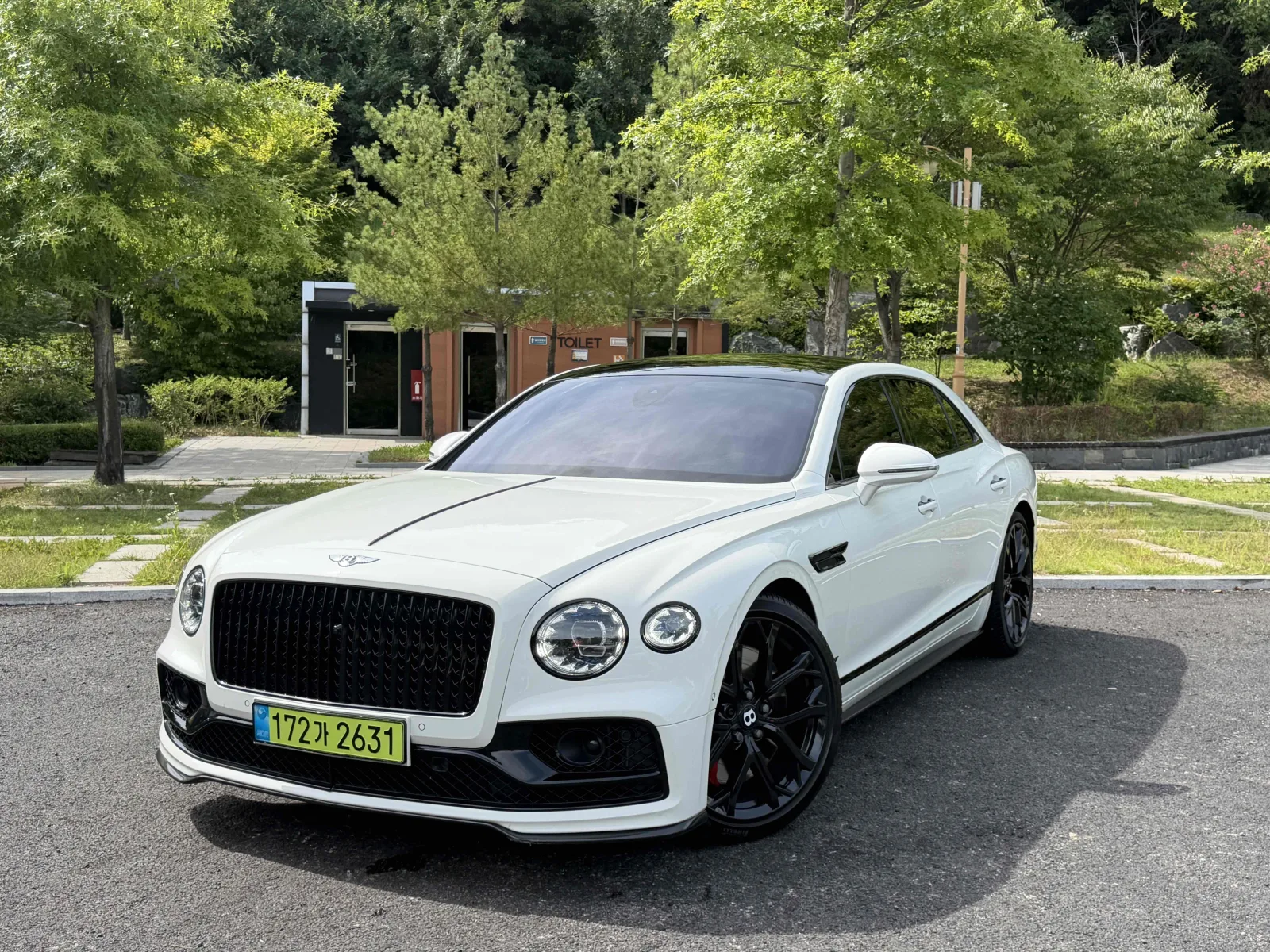 2023 Bentley Flying Spur