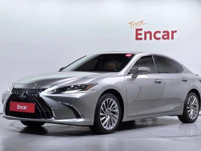 2025 Lexus ES