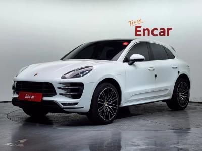 2017 Porsche Macan
