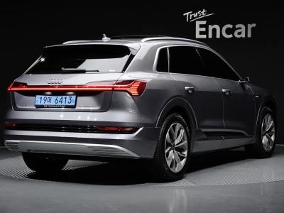 2022 Audi e-tron