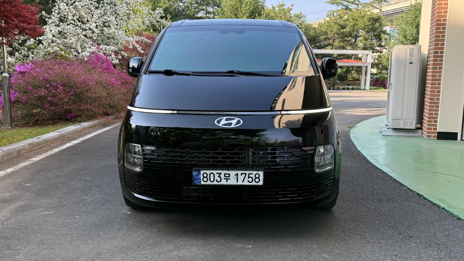 2025 Hyundai Staria