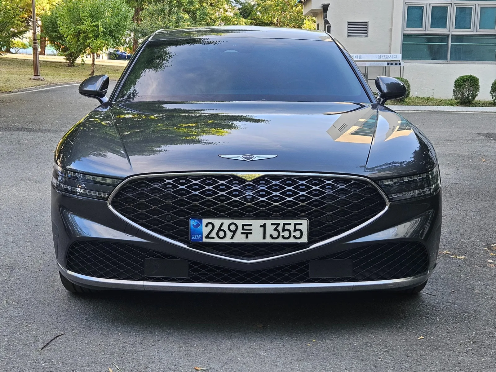 2022 Genesis G90