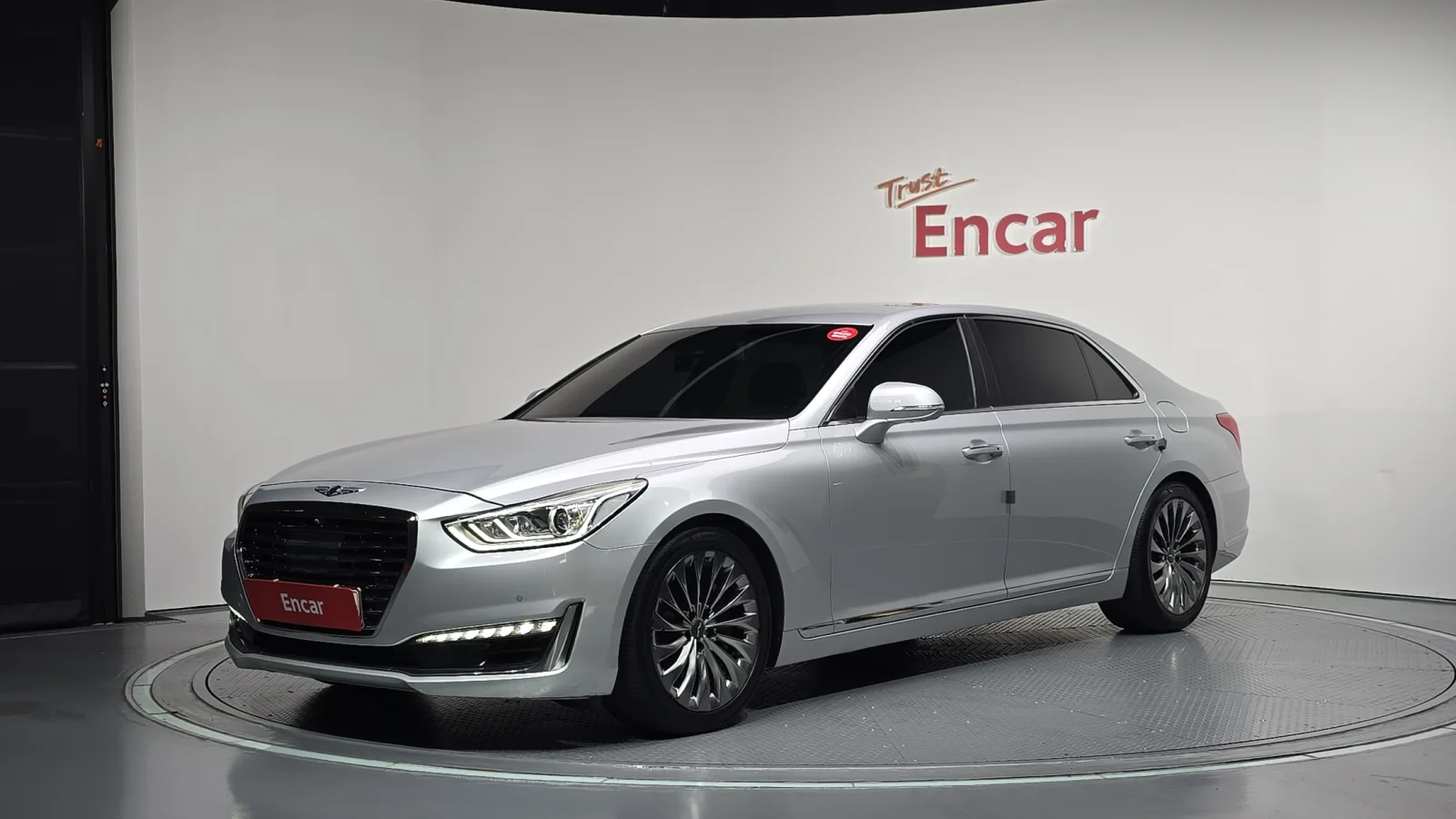 2016 Genesis EQ900