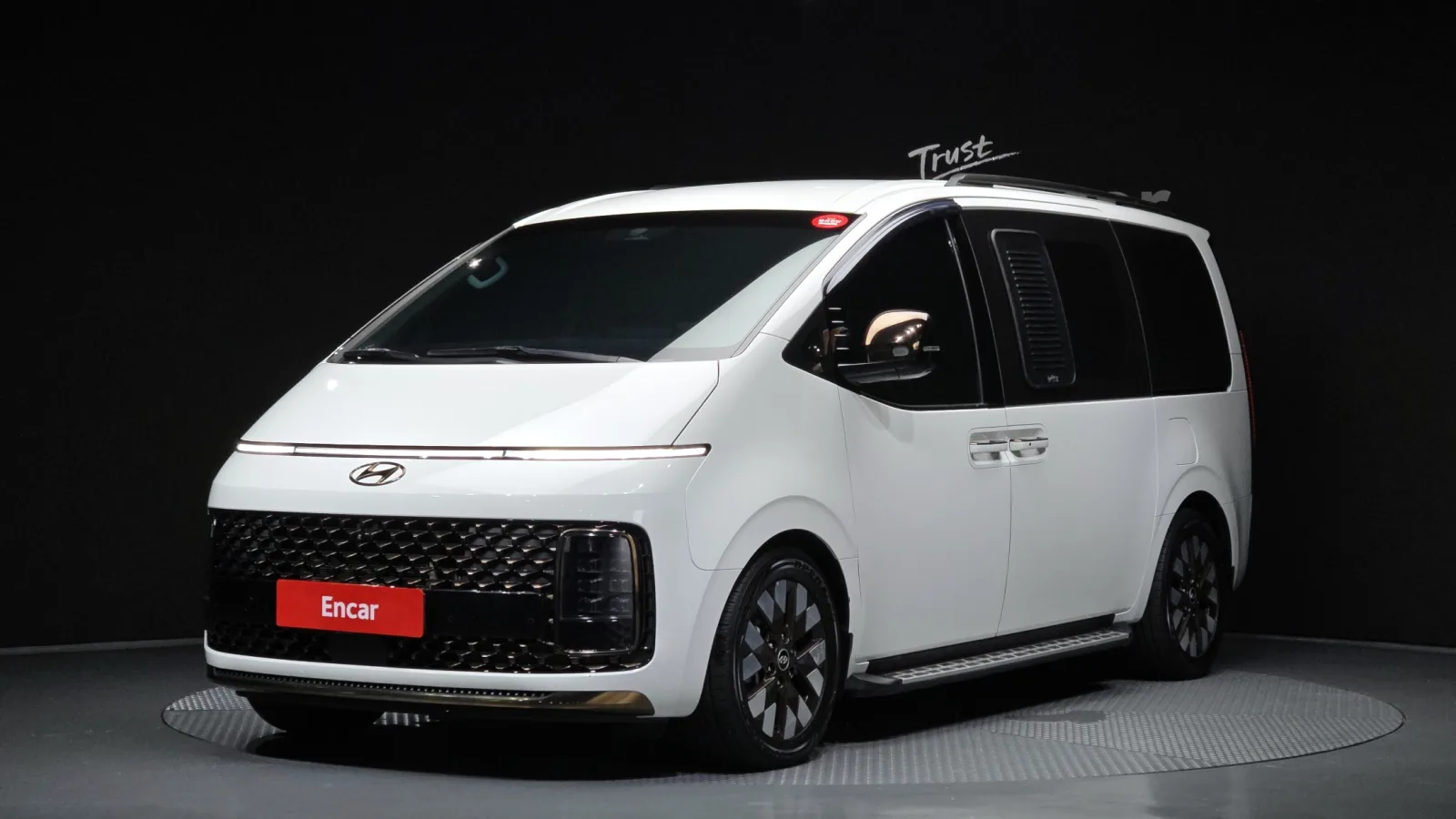 2022 Hyundai Staria