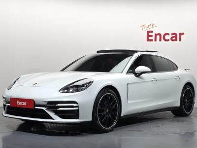 2023 Porsche Panamera