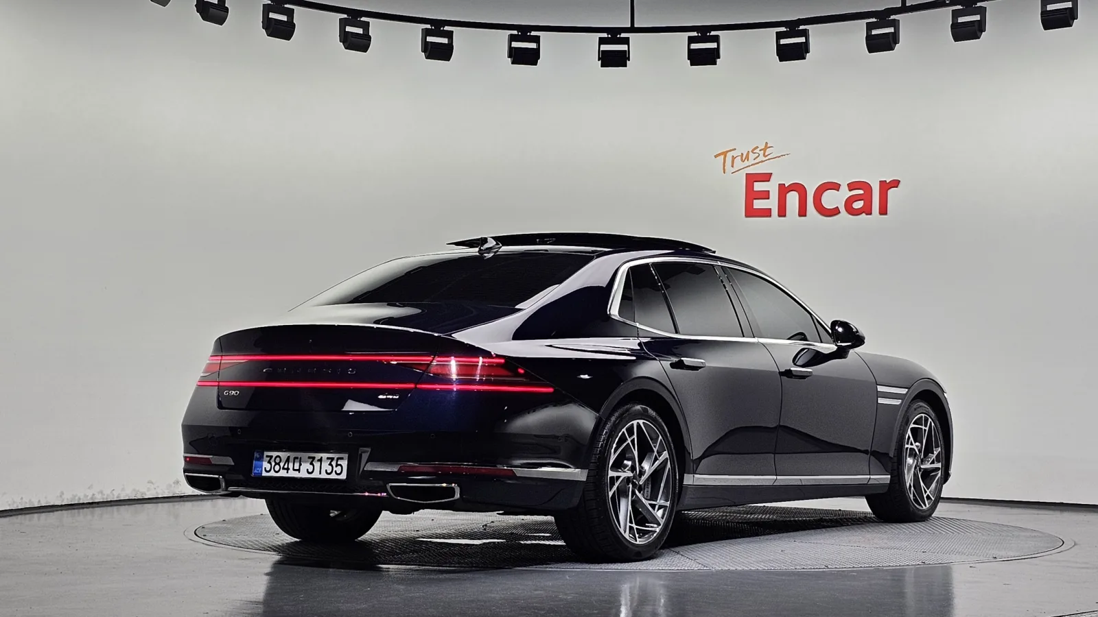 2023 Genesis G90