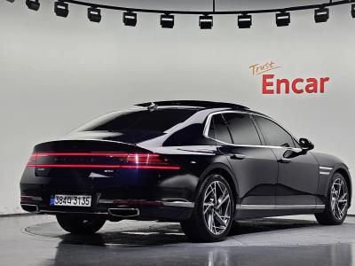 2023 Genesis G90