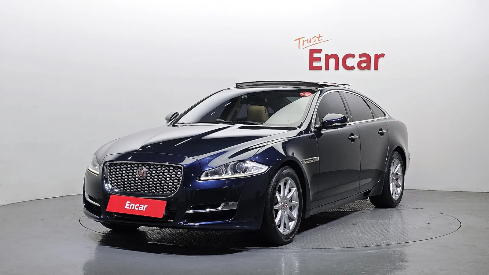 2016 Jaguar XJ