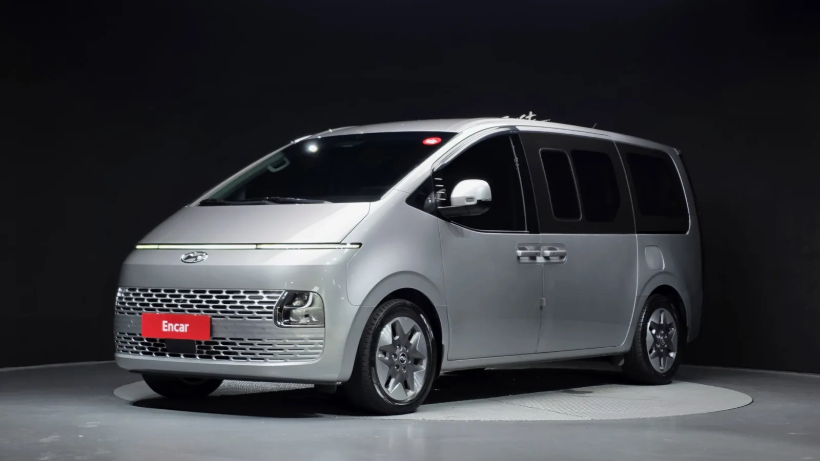 2024 Hyundai Staria