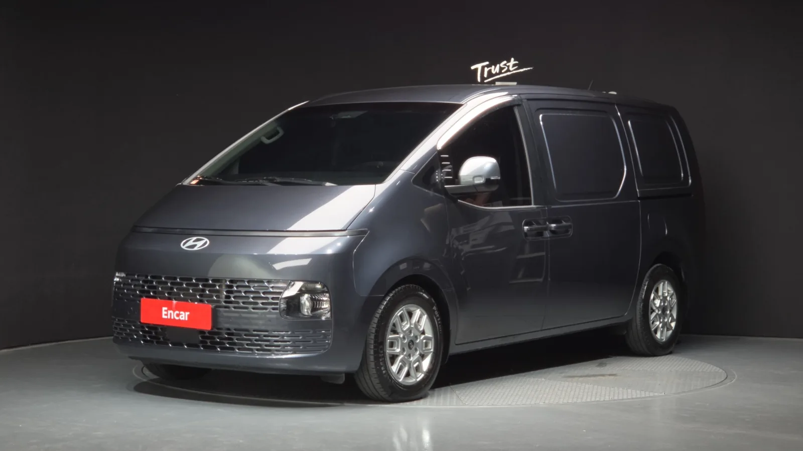 2025 Hyundai Staria