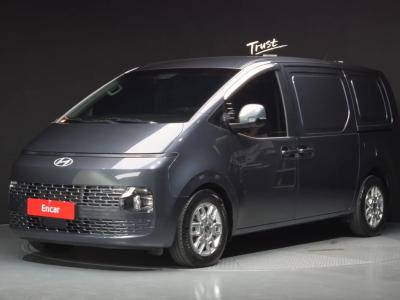 2025 Hyundai Staria