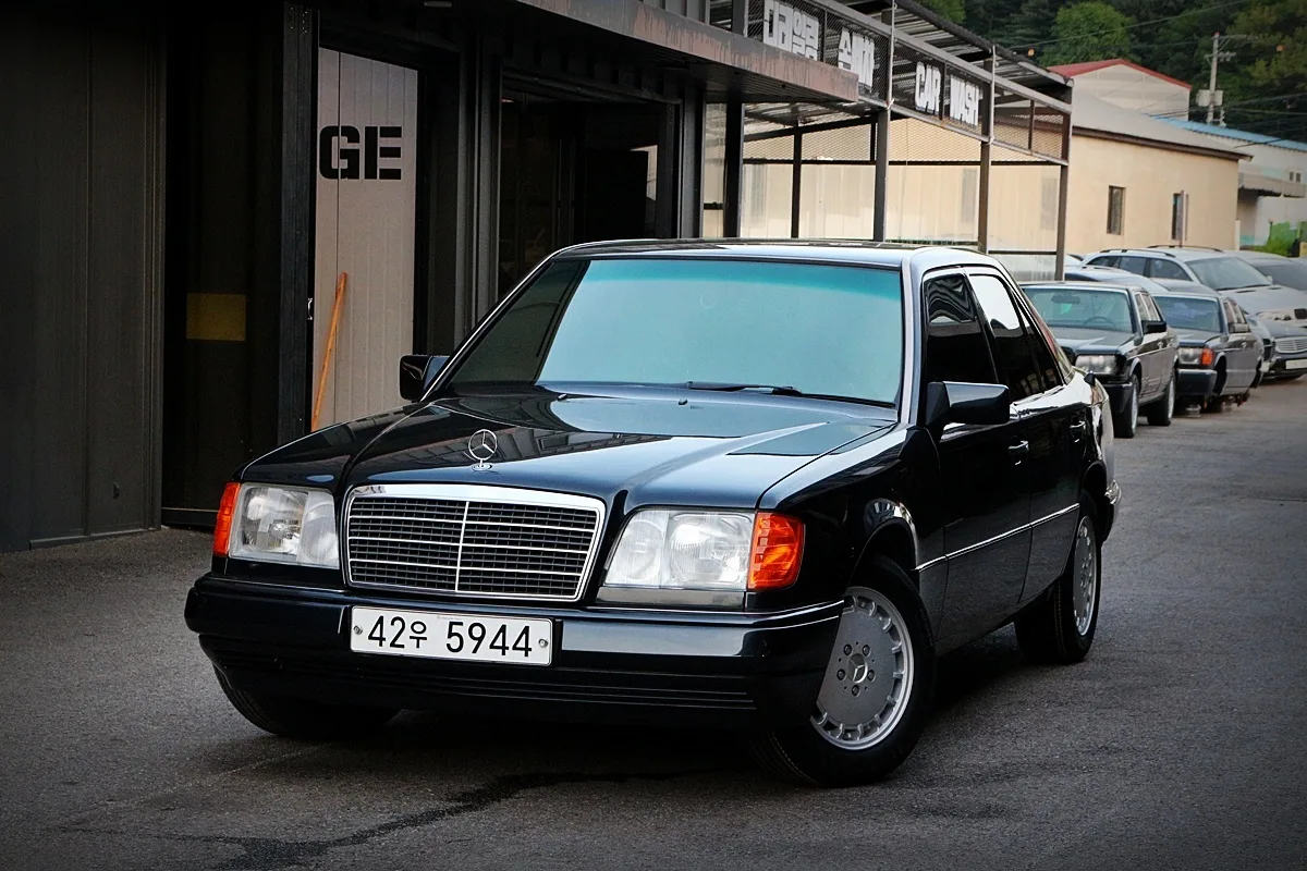 1995 Mercedes-Benz E-Class