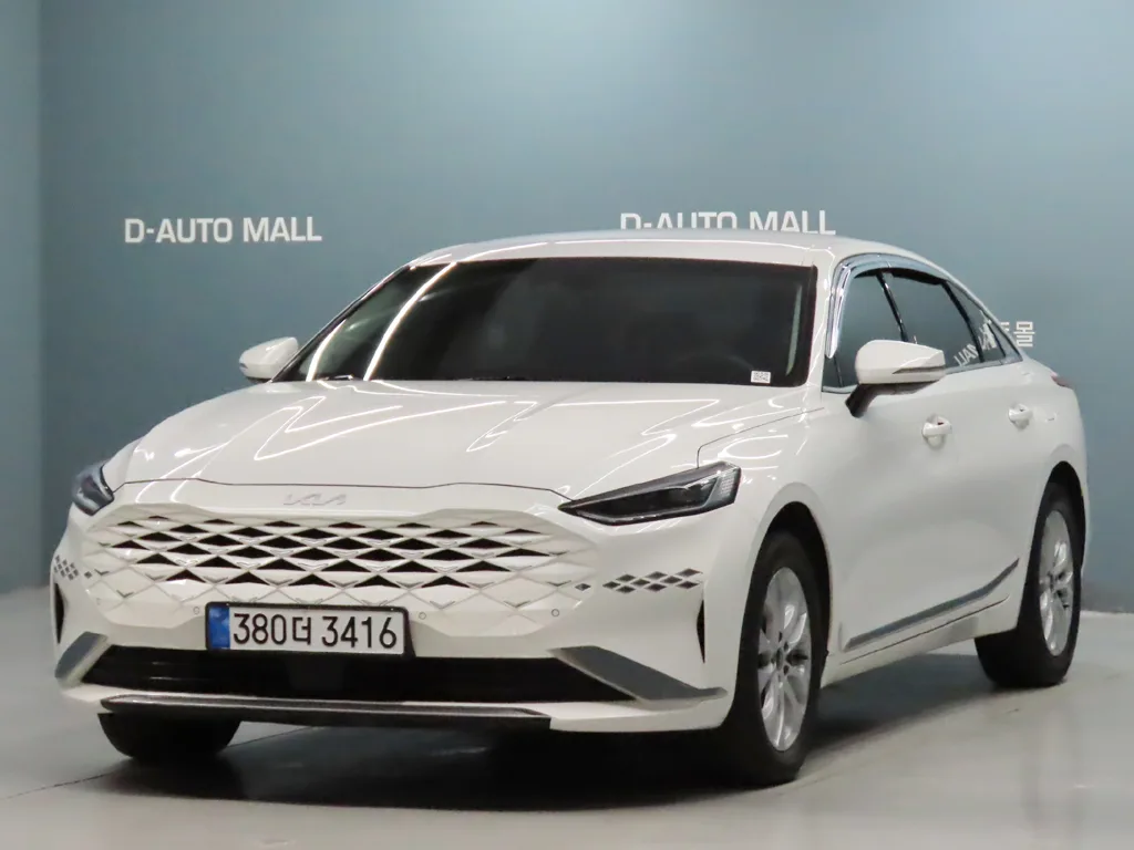 2023 Kia K8