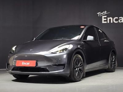 2025 Tesla Model Y
