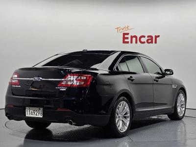 2016 Ford Taurus