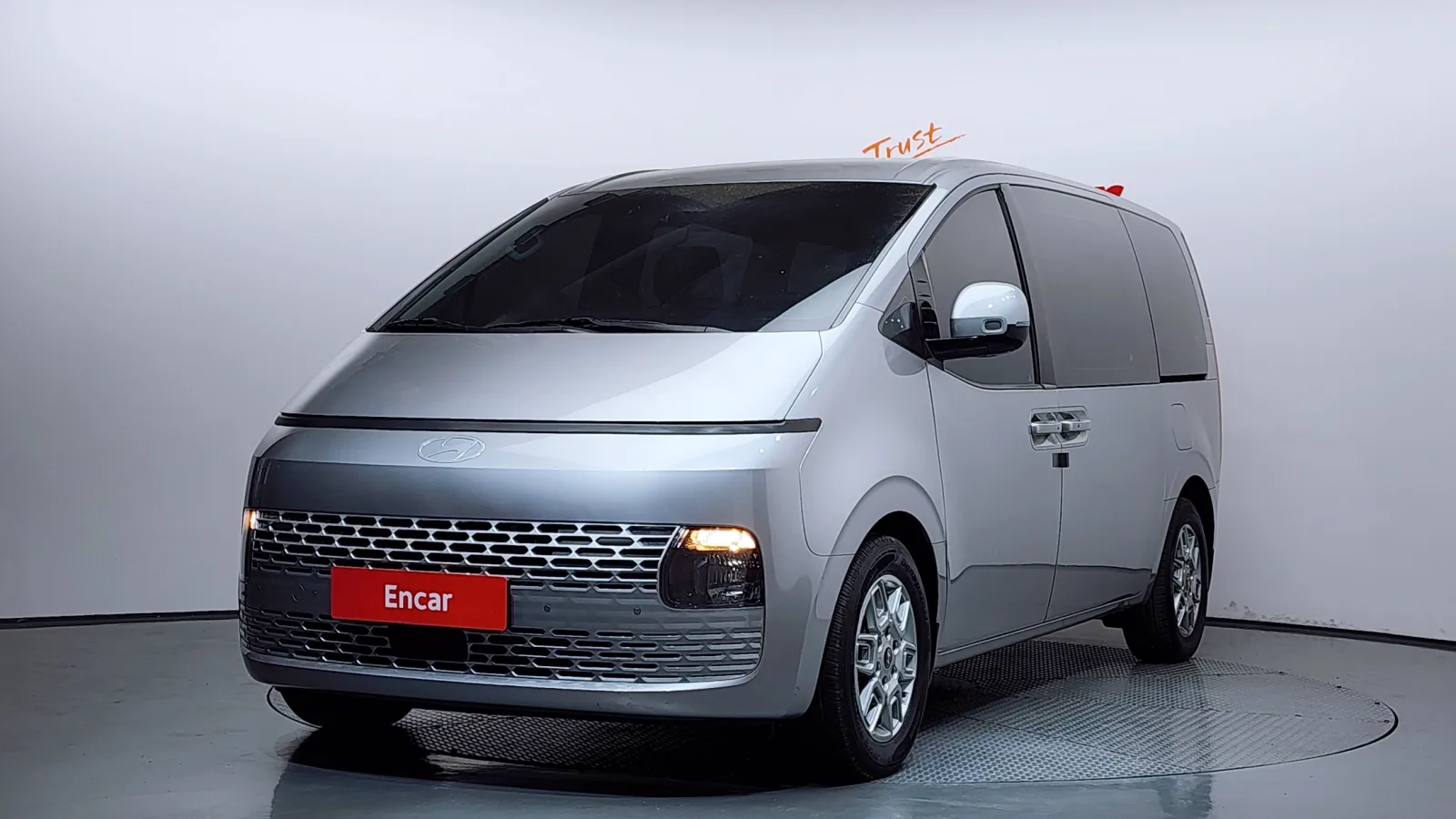 2025 Hyundai Staria