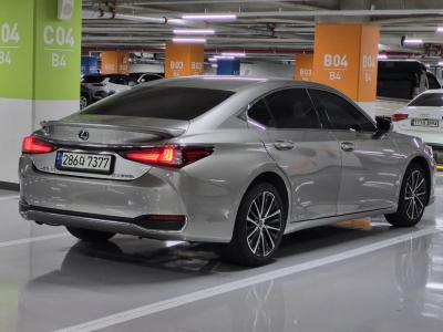 2022 Lexus ES