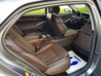 2016 Genesis EQ900