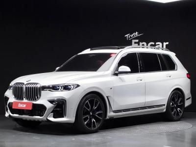 2022 BMW X7