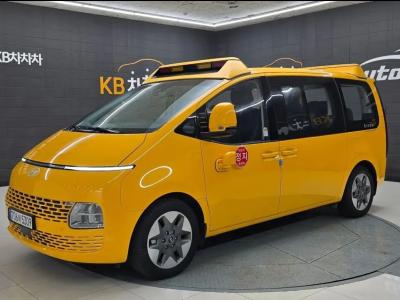 2025 Hyundai Staria