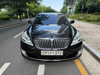 2013 Hyundai Equus