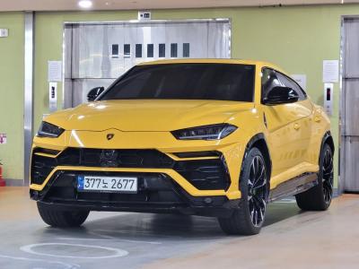 2022 Lamborghini Urus