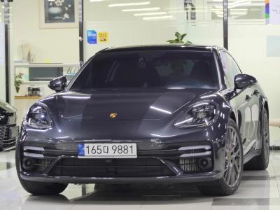 2022 Porsche Panamera