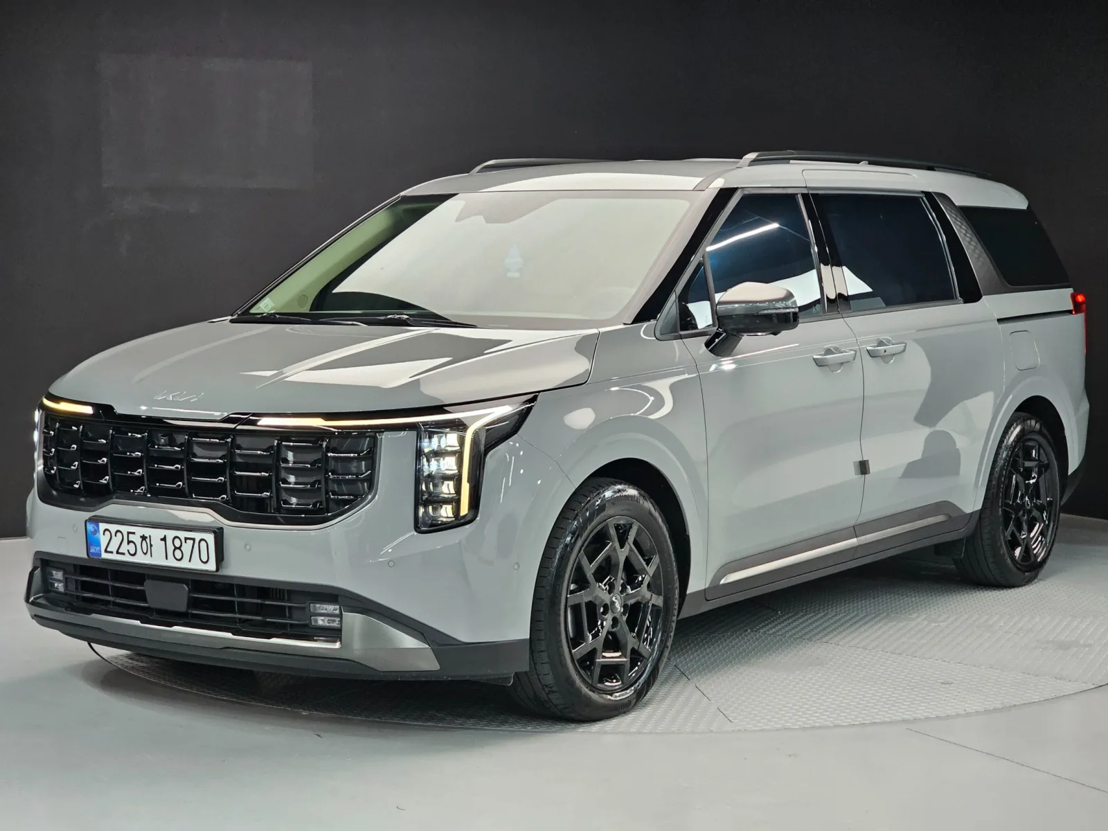 2025 Kia Carnival