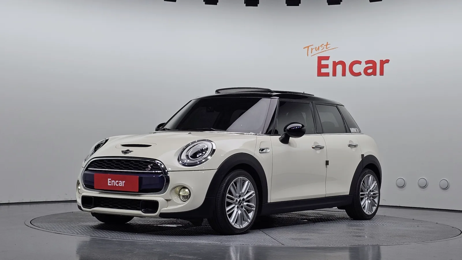 2017 MINI Cooper
