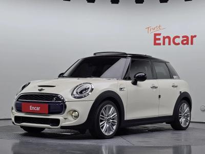 2017 MINI Cooper