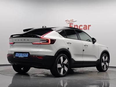 2022 Volvo C40