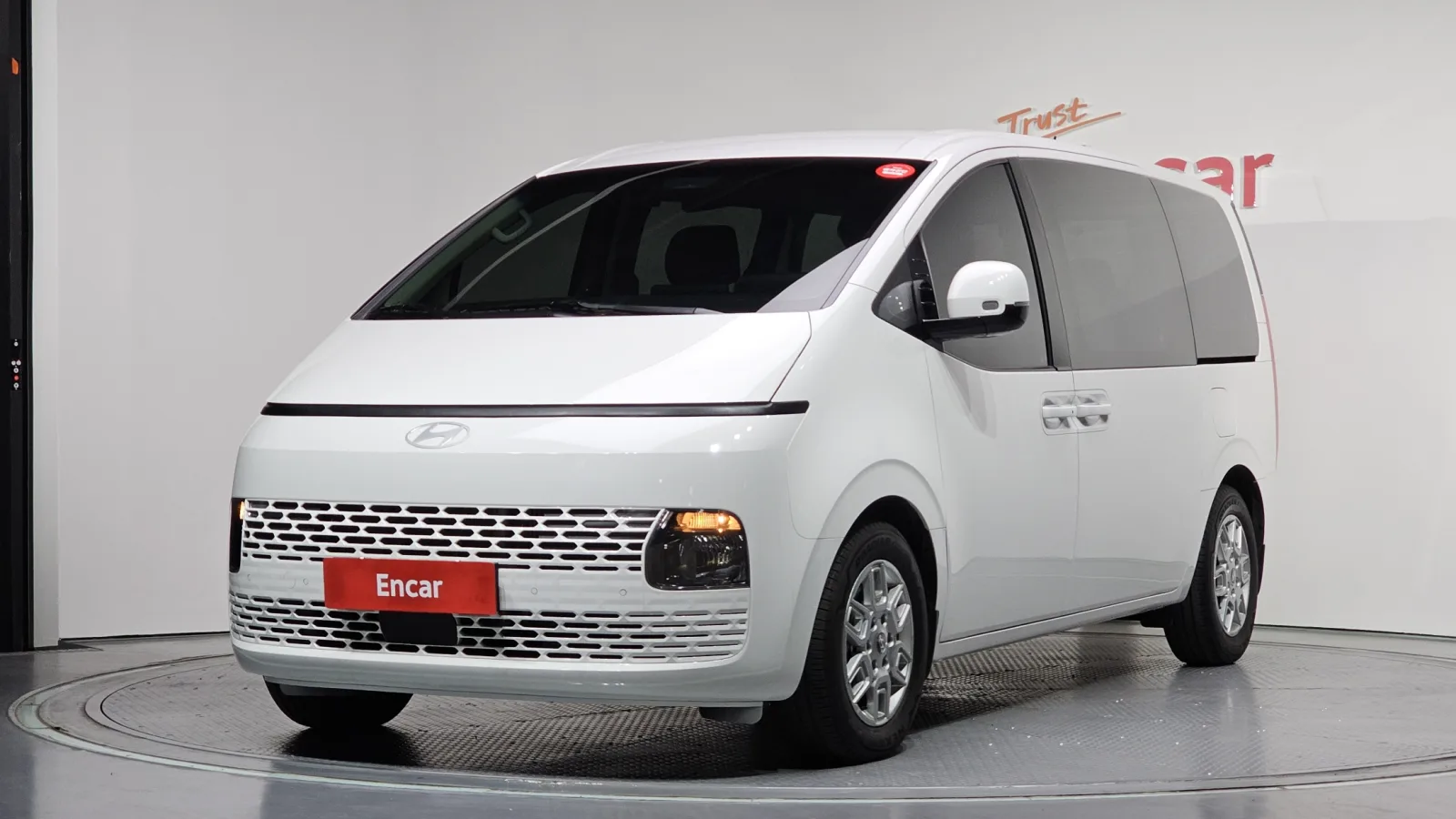 2025 Hyundai Staria