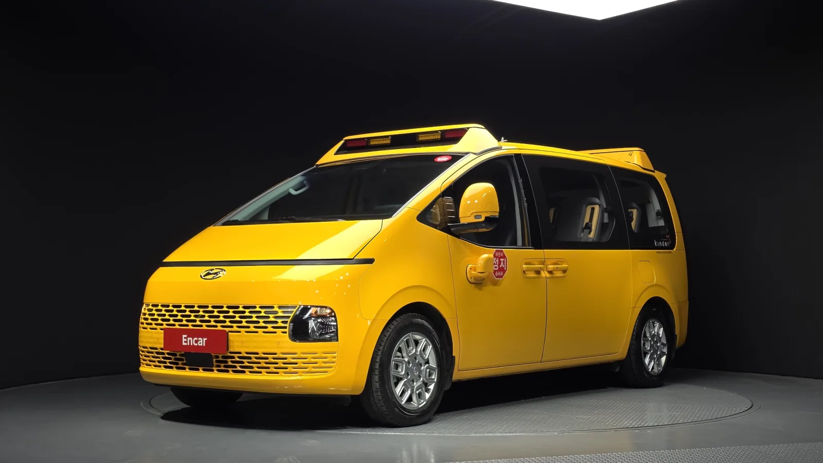 2024 Hyundai Staria