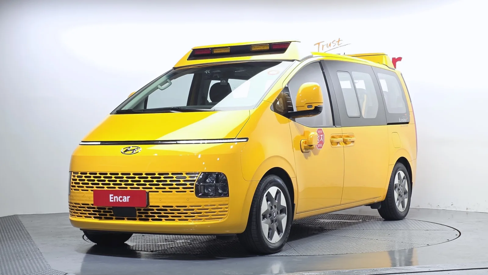 2023 Hyundai Staria